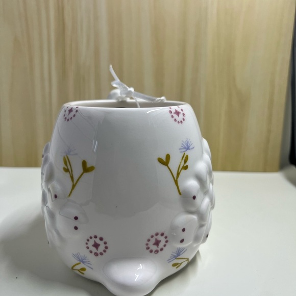 Elegant White Swan Mug - Picture 3 of 9